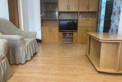 Apartament cu 2 camere semidecomandat în Berceni