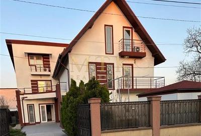 Casă individuală cu 5 camere cu Canalizare în Centura Nord
