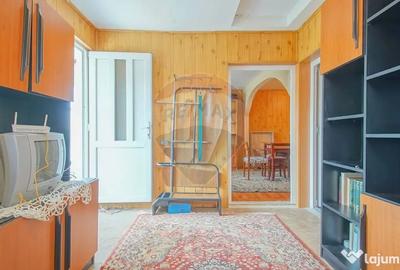 Casă cu 7 camere cu Teren 168 Mp în Central