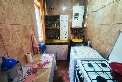 Apartament cu 4 camere decomandat în Drăgănești-Olt - 8