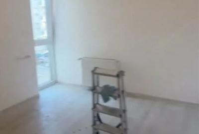 Apartament cu 2 camere decomandat în Tractorul