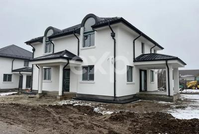 Casă cu 6 camere cu Teren 400 Mp în Corbeanca