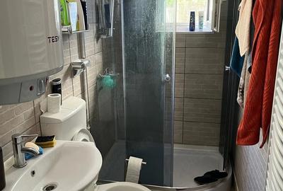 Apartament cu 3 camere semidecomandat, mobilat în Central - 1