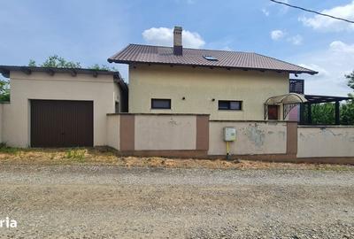 Casă cu 4 camere în Sfântu Ilie