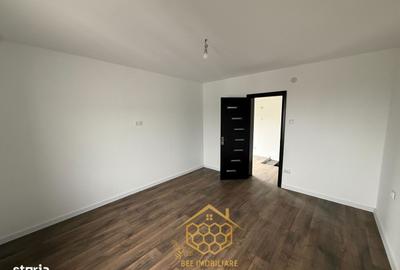 Casă cu 4 camere cu Teren 300 Mp în Șimnicu de Jos