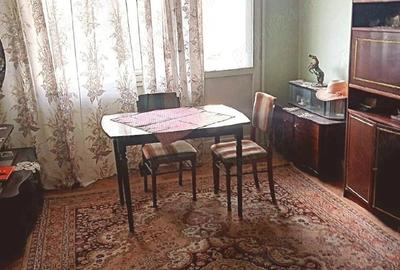Apartament cu 3 camere decomandat în Petros - 9