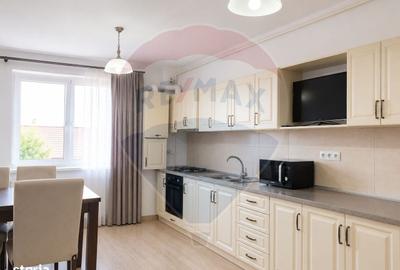 Apartament cu 3 camere decomandat în Cetate
