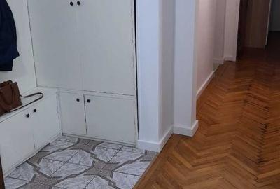Apartament cu 3 camere decomandat în Nufărul - 8