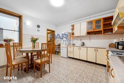 Casă cu 5 camere cu Canalizare în Central - 6