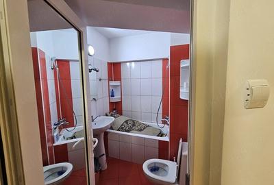 Garsonieră decomandată în Traian
