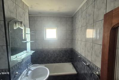 Apartament cu 3 camere decomandat în 1 Mai - 10
