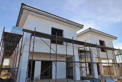 Casă cu 4 camere cu Teren 273 Mp în Moșnița Nouă