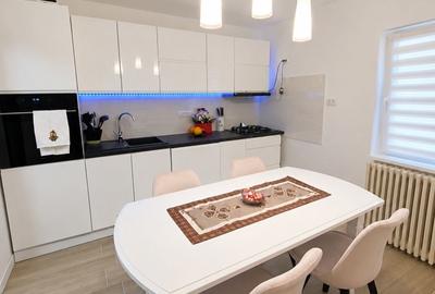 Apartament cu 2 camere semidecomandat în Calea București