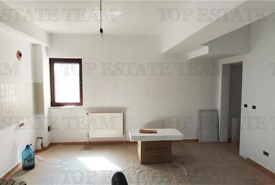 Casă cu 4 camere în Tamași