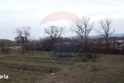 Teren de 2200 mp, în Central - 6