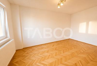 Apartament cu 2 camere decomandat în Ștrand