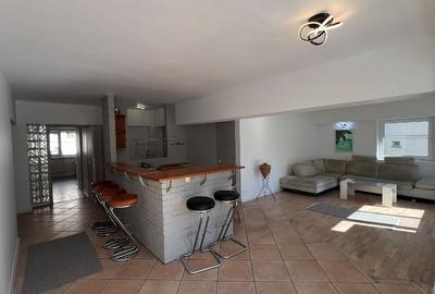Apartament cu 3 camere decomandat, mobilat în Unirii