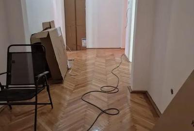 Spațiu comercial, de 1,000 mp, în Central - 4