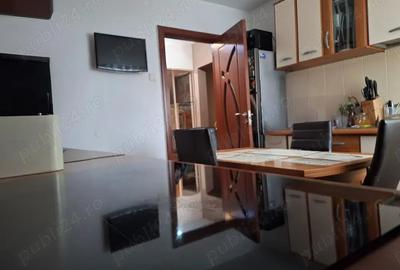 Apartament cu 3 camere semidecomandat în Dacia