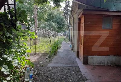 Casă cu 5 camere cu Teren 596 Mp în Central