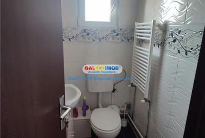 Apartament cu 3 camere decomandat, mobilat în Micro 11 - 13