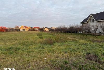 Teren de 1150 mp, în Sânmartin