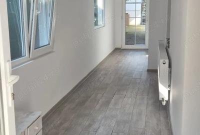 Casă cu 3 camere cu Teren 280 Mp în Palazu Mare - 1