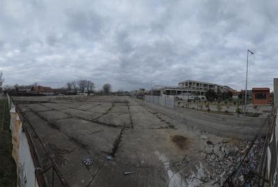 Teren de 3000 mp, în Central