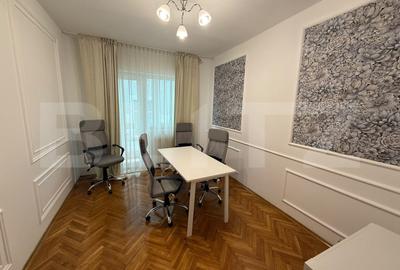 Apartament cu 4 camere decomandat, mobilat în Central