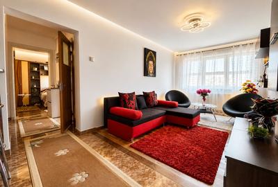 Apartament cu 3 camere decomandat în Micro 6 - 2