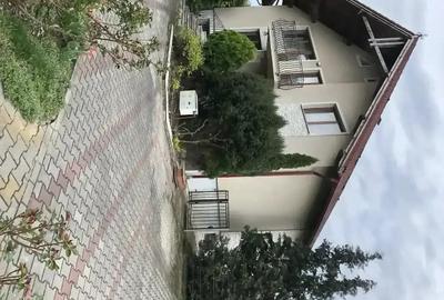 Casă cu Teren 600 Mp în Central - 2