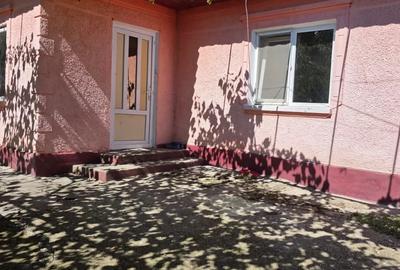 Casă cu 3 camere în 23 August - 8