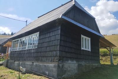 Casă cu 2 camere în Măguri