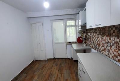 Apartament cu 3 camere decomandat în Hipodrom