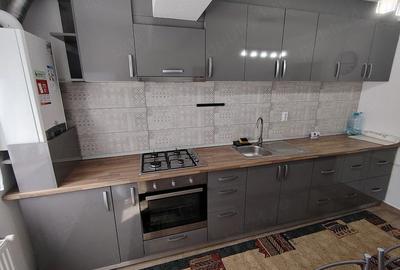 Apartament cu 3 camere decomandat în Cug