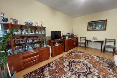 Apartament cu 3 camere decomandat, mobilat în Dacia