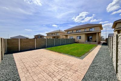 Duplex cu 5 camere cu Canalizare în Moșnița Nouă - 4