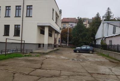 Birou, de 264 mp, în Central - 2