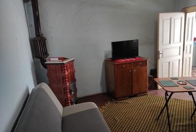 Casă cu 4 camere cu Teren 330 Mp în Aluniș - 2