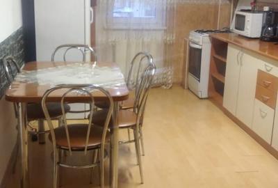 Apartament cu 4 camere decomandat în Central