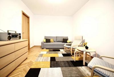 Apartament cu 2 camere decomandat în Pajura