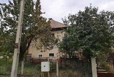 Casă cu 2 camere cu Teren 2040 Mp în Rediu