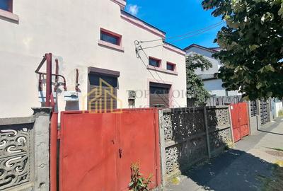 Casă cu 3 camere cu Canalizare în Giulești