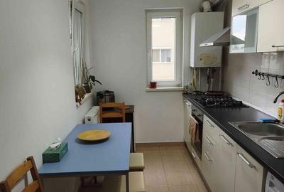 Apartament cu 2 camere decomandat în Păcii