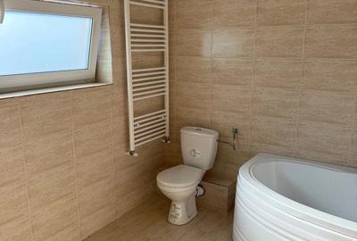 Casă cu 4 camere cu Teren 375 Mp în Central