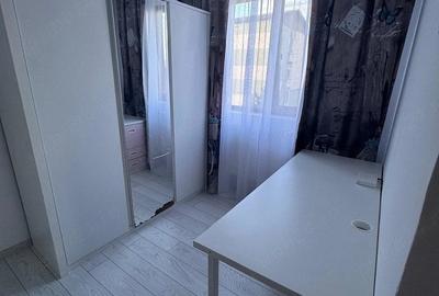 Apartament cu 3 camere semidecomandat în 9 Mai - 5