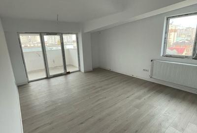 Apartament cu 4 camere decomandat în George Enescu
