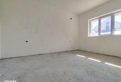 Casă cu 5 camere cu Teren 400 Mp în Central