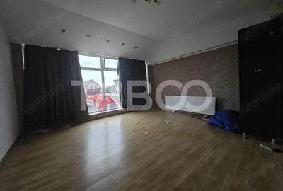 Apartament cu 4 camere decomandat în Slimnic - 9