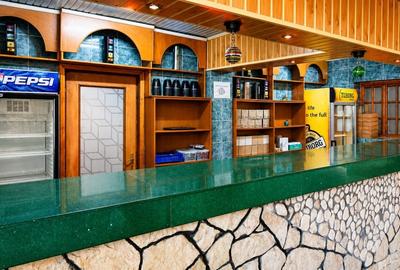 Spațiu comercial, de 565.21002197266 mp, în Central - 6